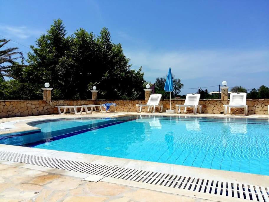 Villa Fondas Roda Bagian luar foto