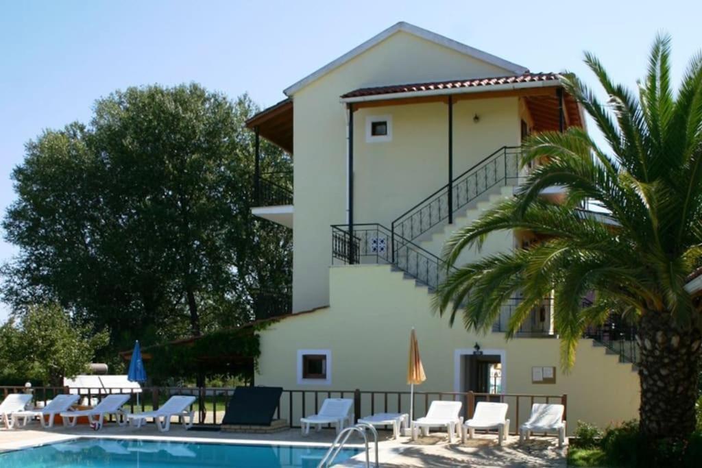 Villa Fondas Roda Bagian luar foto