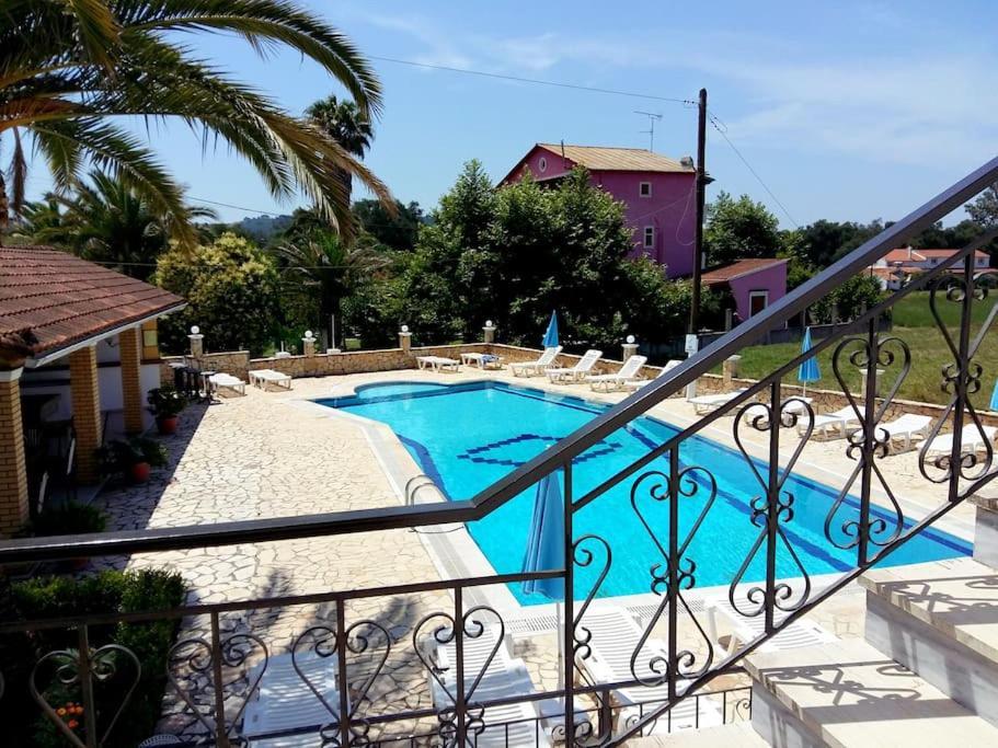 Villa Fondas Roda Bagian luar foto